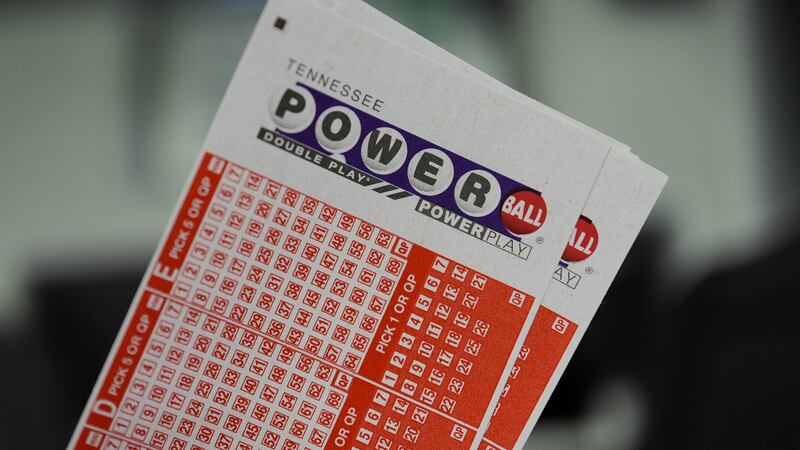 Unos boletos de la lotería Powerball en Nashville, Tennessee, el 29 de agosto del 2025. (AP...