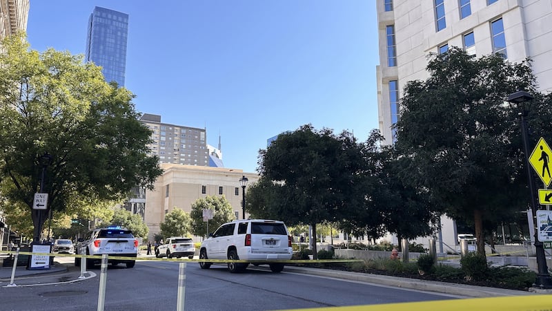 La presencia policial en el tribunal en Nashville, Tennessee, el 8 de octubre del 2026. (AP...