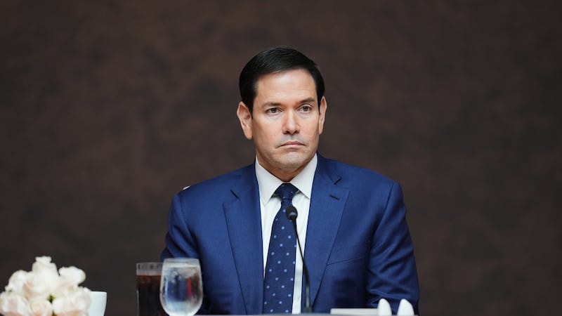 El secretario de Estado Marco Rubio asiste a un almuerzo de trabajo en la Cumbre Escudo de las...