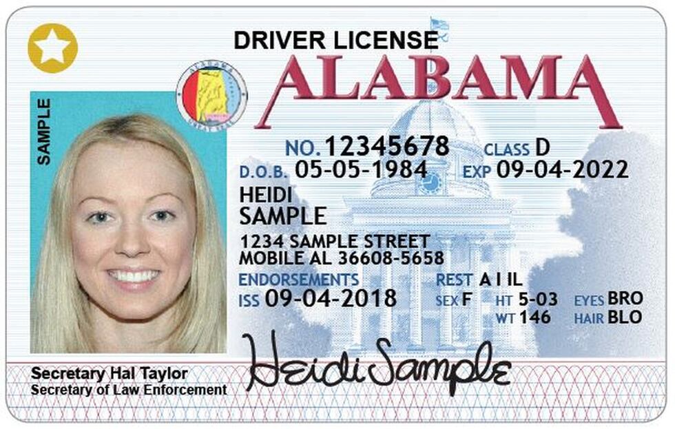 Ejemplo de una licencia de conducir de Alabama con el STAR ID en la parte superior izquierda.