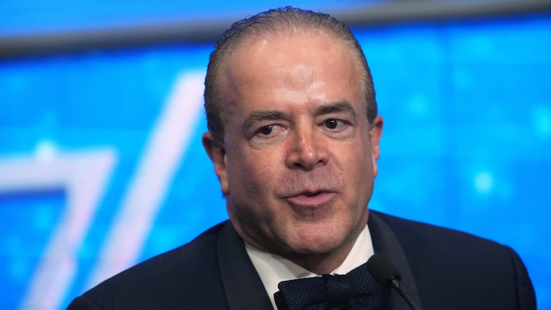 El presidente de la Organización Miss Universo y empresario mexicano Raúl Rocha Cantú asiste a...
