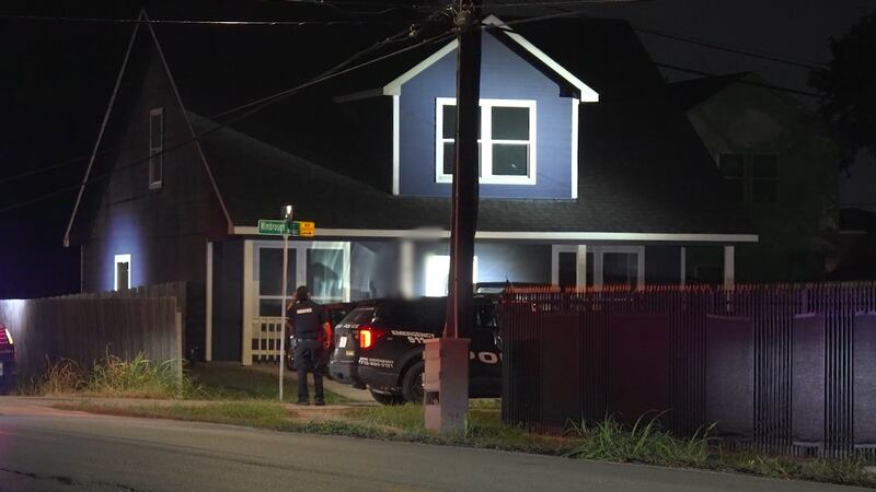 Vista de la casa en Houston, Texas, donde un niño de 11 años fue baleado luego de tocar el...