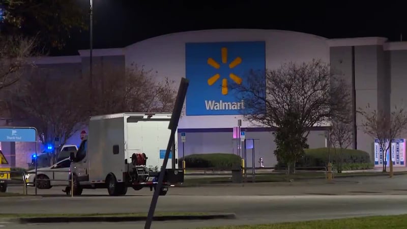 Hispana en la escena del tiroteo en un Walmart cuenta los momentos de angustia: "Estoy...