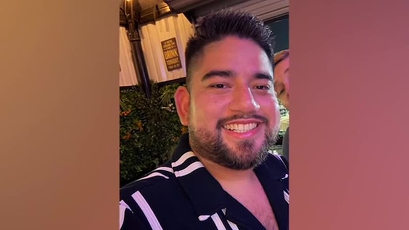 Asistente de vuelo hispano residente de Texas está desaparecido desde el domingo en Medellín,...